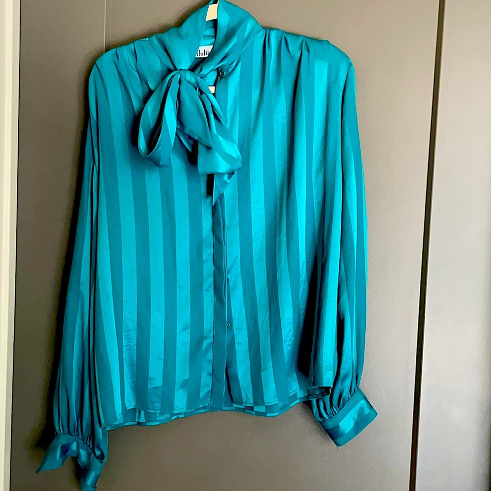 Women Tie Neck Blouse